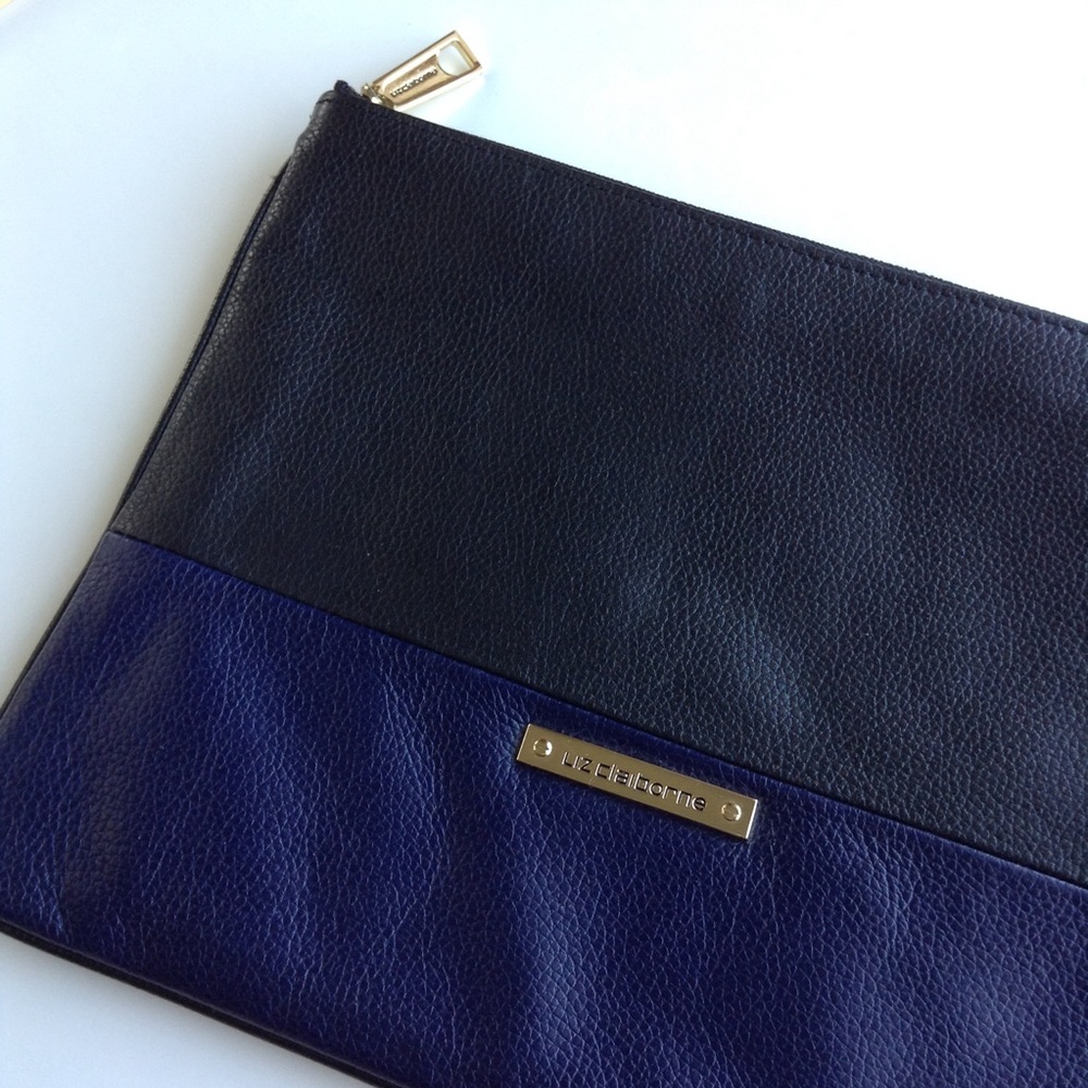 Liz Claiborne Envelope Clutch (Large) - Picture 2 of 4